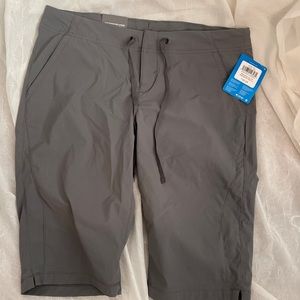 Women gray Columbia shorts size 8. 13 in inseam